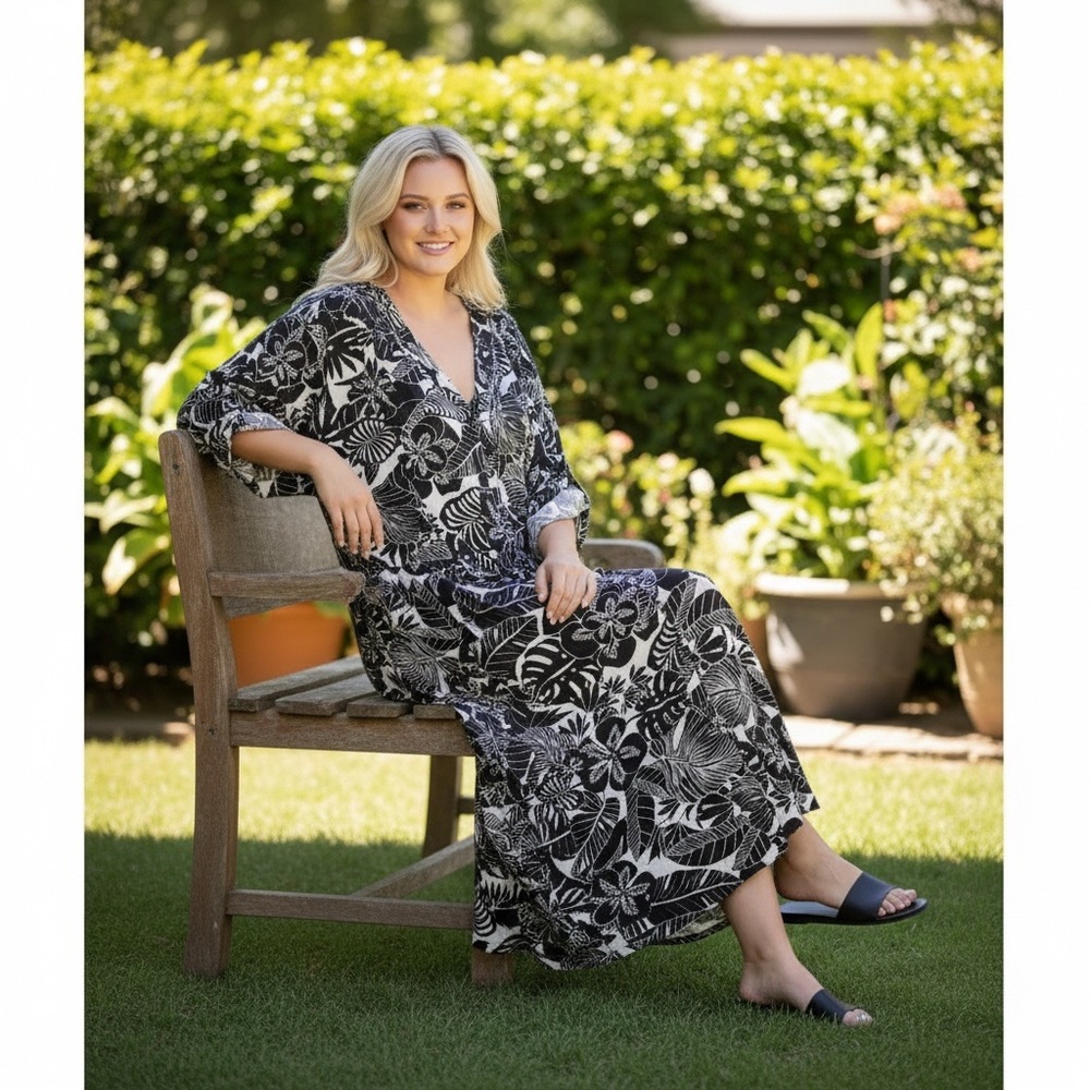 TRULY Black and White Leaf Print Dress